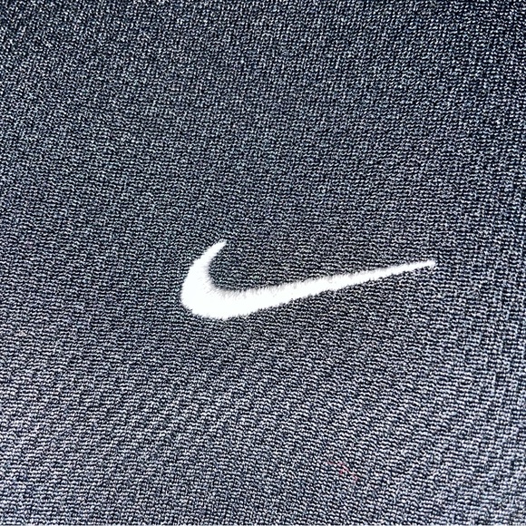 Nike Fitness Tee Shirt - Picture 6 of 11
